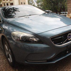 Volvo V40 T4 Leather 2016 37,000 Kms