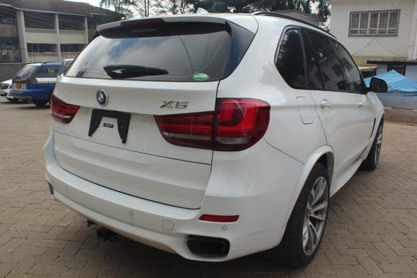 BMW X5 X35d M Sport Sunroof Harman Kardon 2017 85,000 Kms - Image 3