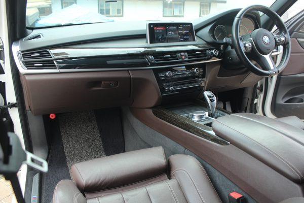 BMW X5 X35d M Sport Sunroof Harman Kardon 2017 85,000 Kms - Image 5