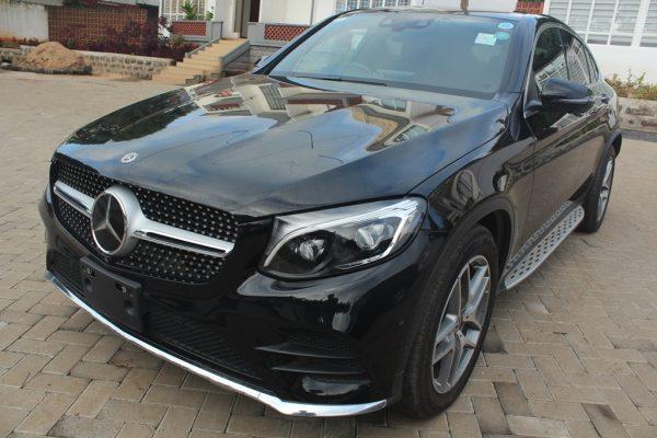 Mercedes Benz GLC 220d 4Matic Leather Sunroof 2018 28k Kms - Image 2