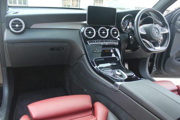 Mercedes Benz GLC 220d 4Matic Leather Sunroof 2018 28k Kms - Image 5