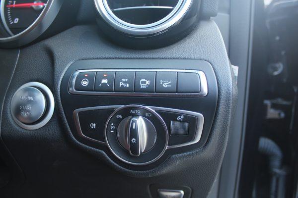 Mercedes Benz GLC 220d 4Matic Leather Sunroof 2018 28k Kms - Image 12
