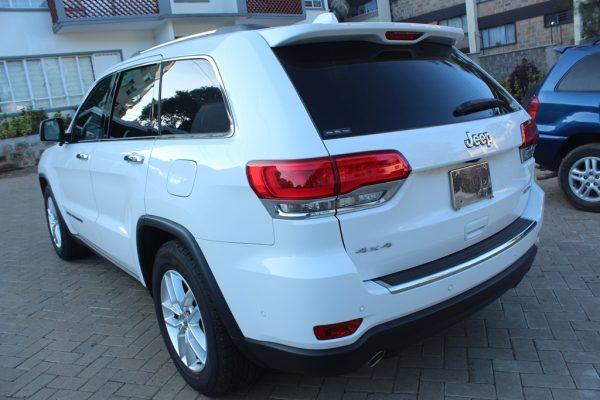 Jeep Grand Cherokee Limited 3.6 V6 Sunroof 2017 90,000 Kms - Image 4