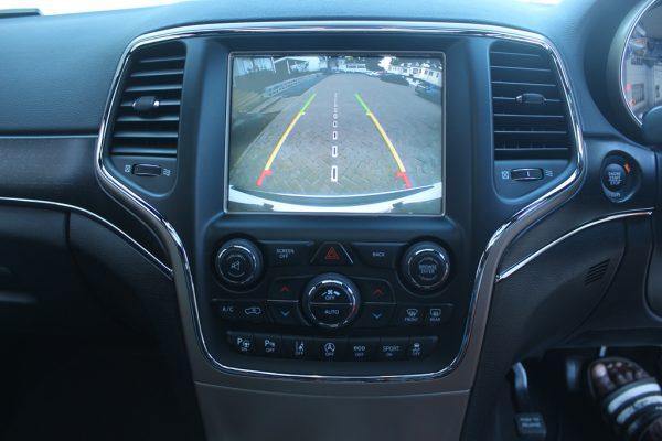 Jeep Grand Cherokee Limited 3.6 V6 Sunroof 2017 90,000 Kms - Image 7