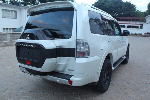 Mitsubishi Pajero Exceed V93W 2018 128,000 Kms - Image 3