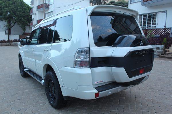 Mitsubishi Pajero Exceed V93W 2018 128,000 Kms - Image 4