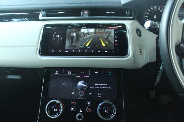 Range Rover Velar R Dynamic 250S AWD 2018 Glass roof 38,000 Kms - Image 7
