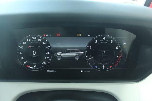 Range Rover Velar R Dynamic 250S AWD 2018 Glass roof 38,000 Kms - Image 12