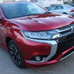 Mitsubishi Outlander PHEV GG2W Premium Package 2017 30,000 Kms