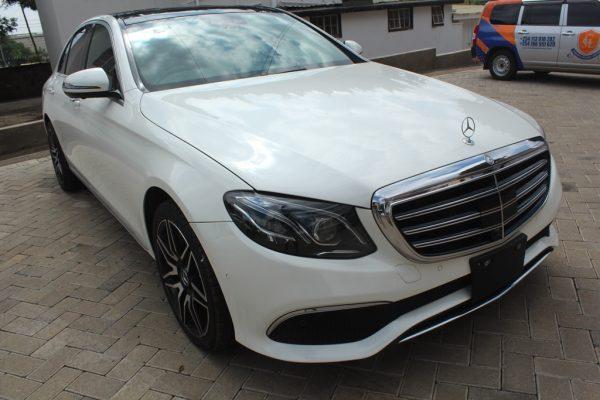 Mercedes E400 4 Matic Leather, Sunroof, 2017 65,000 Kms