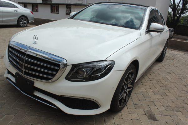 Mercedes E400 4 Matic Leather, Sunroof, 2017 65,000 Kms - Image 2