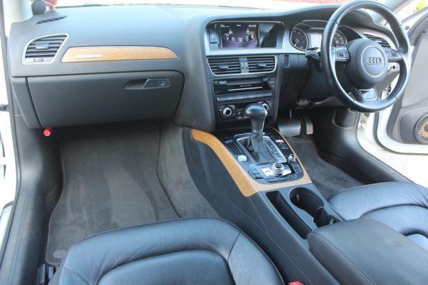 Audi A4 All Road Quattro Leather 2014 105,000 Kms - Image 5