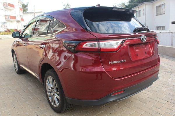 Toyota Harrier Premium 2.0 Leather Sunroof 57,000 Kms - Image 4