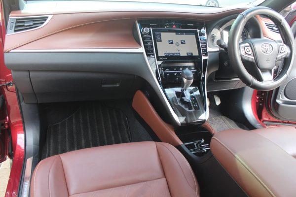 Toyota Harrier Premium 2.0 Leather Sunroof 57,000 Kms - Image 5