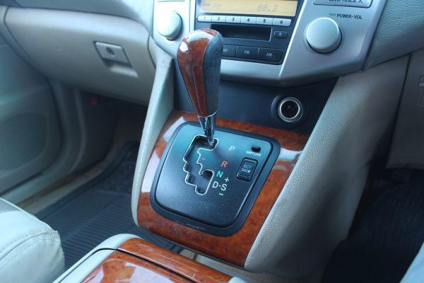 Toyota Harrier 240G Model 2004 150,000 Kms - Image 6