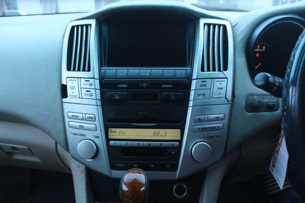 Toyota Harrier 240G Model 2004 150,000 Kms - Image 7