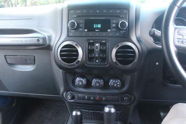 Jeep Wrangler 2016 61,000 Kms - Image 6