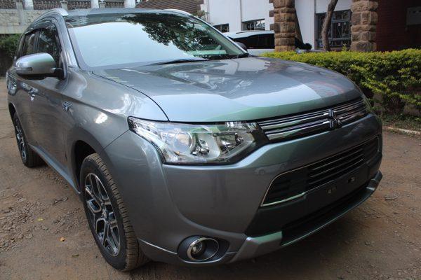 Mitsubishi Outlander PHEV 2015, 70,000 Kms