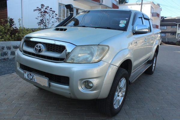 Toyota Double Cabin Pickup Hilux 4WD 1KD Alloys 2010 - Image 2