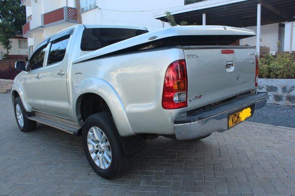 Toyota Double Cabin Pickup Hilux 4WD 1KD Alloys 2010 - Image 4