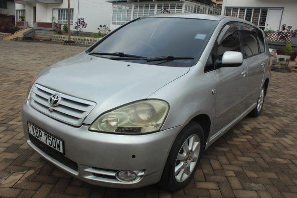 Toyota Ipsum Silver 2004 - Image 2