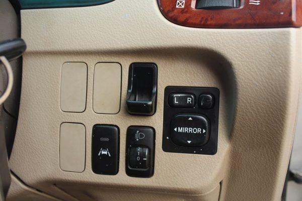 Toyota Ipsum Silver 2004 - Image 9