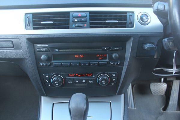 BMW 320i SE, 2006 - Image 6