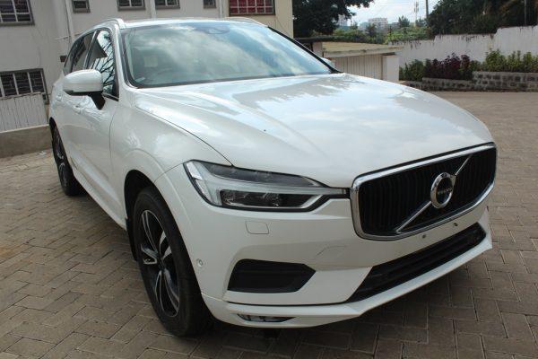 Volvo XC60 D4 AWD Geartronic Leather 2017 100,000 Kms