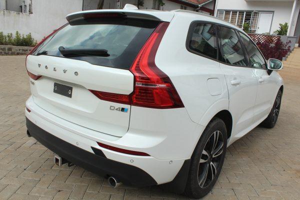 Volvo XC60 D4 AWD Geartronic Leather 2017 100,000 Kms - Image 3