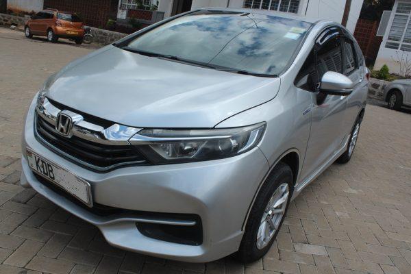 Honda Fit Shuttle hybrid 2015 Alloys 250,000 Kms - Image 2