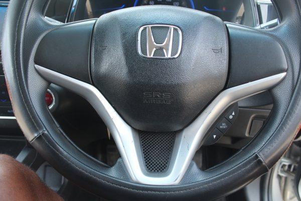 Honda Fit Shuttle hybrid 2015 Alloys 250,000 Kms - Image 7