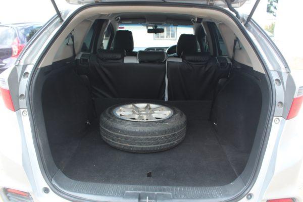 Honda Fit Shuttle hybrid 2015 Alloys 250,000 Kms - Image 11