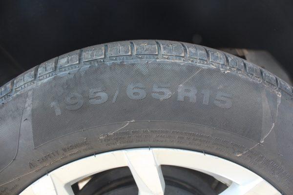 Honda Fit Shuttle hybrid 2015 Alloys 250,000 Kms - Image 12