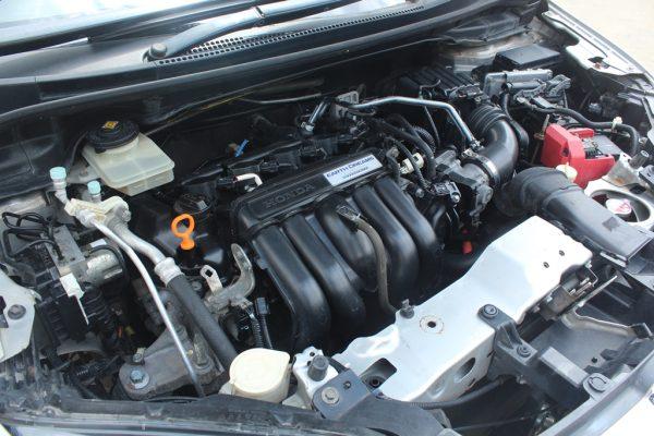 Honda Fit Shuttle hybrid 2015 Alloys 250,000 Kms - Image 14