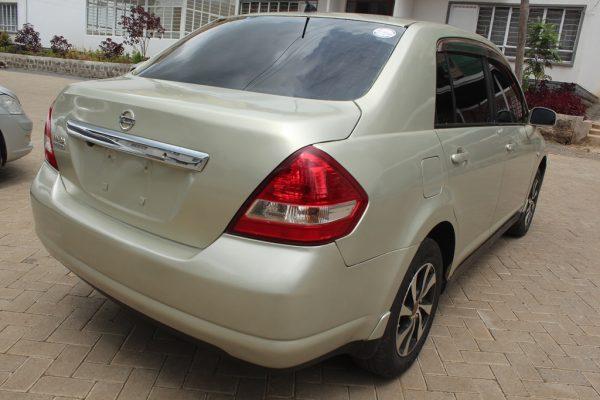 Nissan Tilda Latio 2006 Alloys 148,000 Kms - Image 3