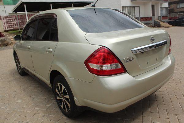 Nissan Tilda Latio 2006 Alloys 148,000 Kms - Image 4