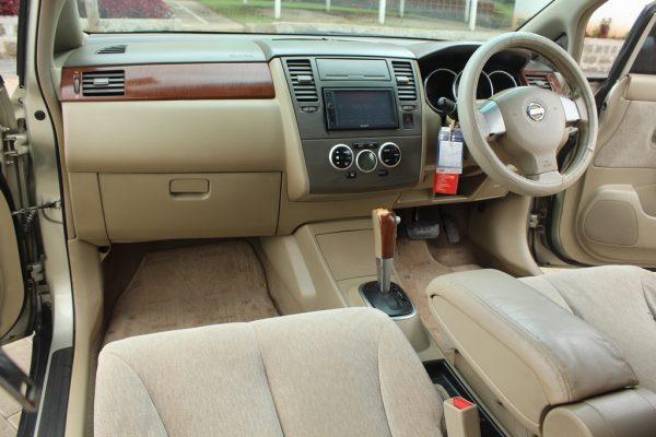 Nissan Tilda Latio 2006 Alloys 148,000 Kms - Image 5