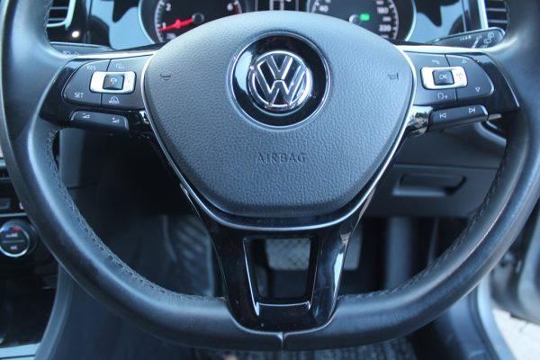 VW Golf TSi Highline 2017, 60k Kms - Image 12