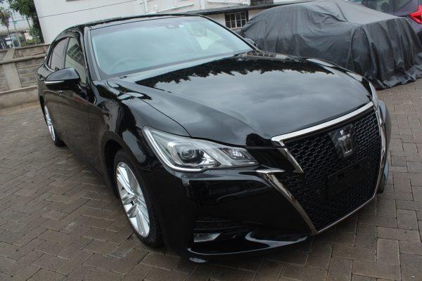 Toyota Crown Athlete S - T Sunroof 2017, 44,000 Kms