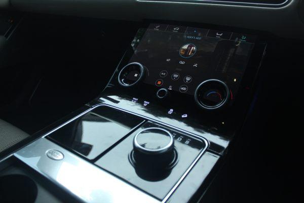 Range Rover Velar D300 SE 2017 Diesel Leather Sunroof 90,000 Kms - Image 6