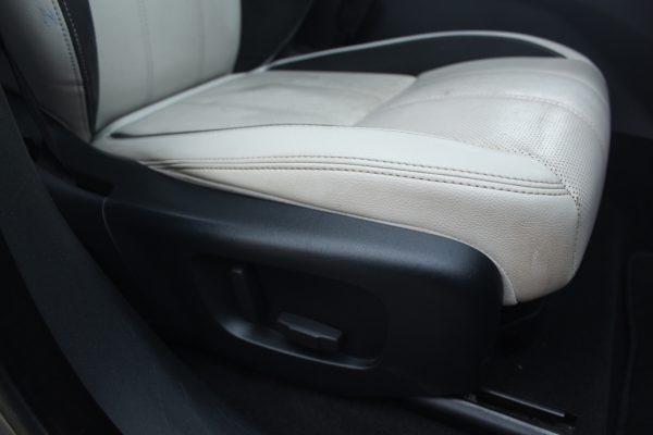 Range Rover Velar D300 SE 2017 Diesel Leather Sunroof 90,000 Kms - Image 13