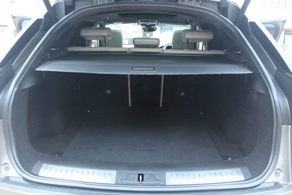 Range Rover Velar D300 SE 2017 Diesel Leather Sunroof 90,000 Kms - Image 17