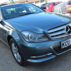 Mercedes Benz C200 Avantgarde Leather Alloys 2011, 100,000 Kms