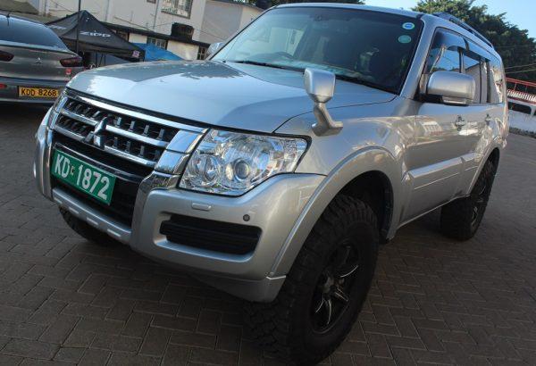 Mitsubishi Pajero Super Exceed 2019 (Final Edition) Diesel Leather Sunroof Lift kit 130,000 Kms - Image 2