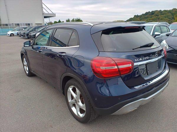 Mercedes Benz GLA 220 4 Matic Leather 4WD Harman Kardon 2018 60,000 Kms - Image 4