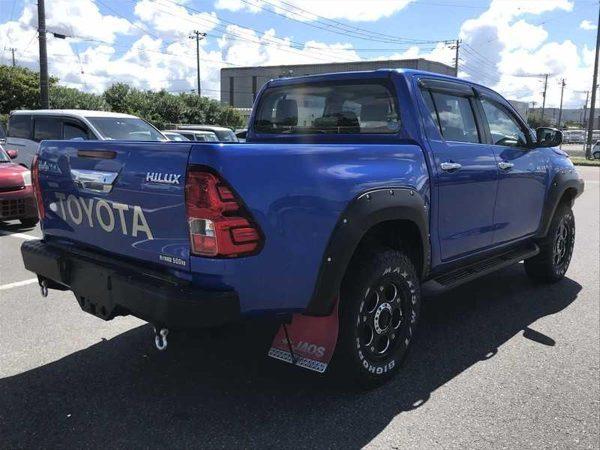 Toyota Hilux Double Cabin Pickup 2018 Alloys Body kit Lift kit Bull bar F/R 70,000 Kms - Image 3