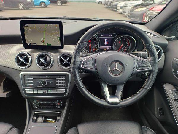 Mercedes Benz GLA 220 4 Matic Leather 4WD Harman Kardon 2018 60,000 Kms - Image 6