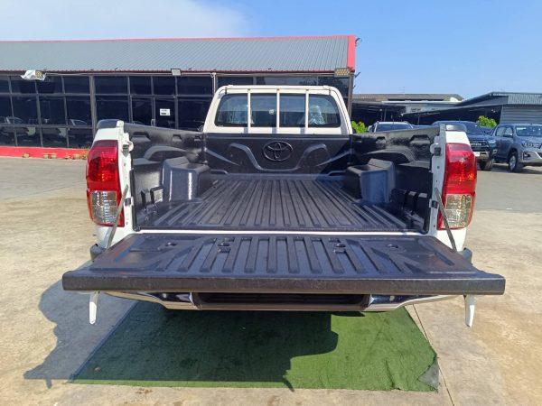 Toyota Hilux Revo 2800cc Single cab 4WD pickup 2018 130,000 Kms (SOLD!) - Image 12