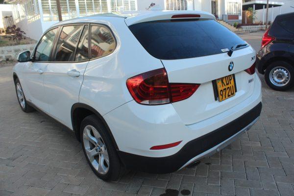 BMW X1 S DRIVE 18i 2015 Leather 70,000 Kms - Image 4